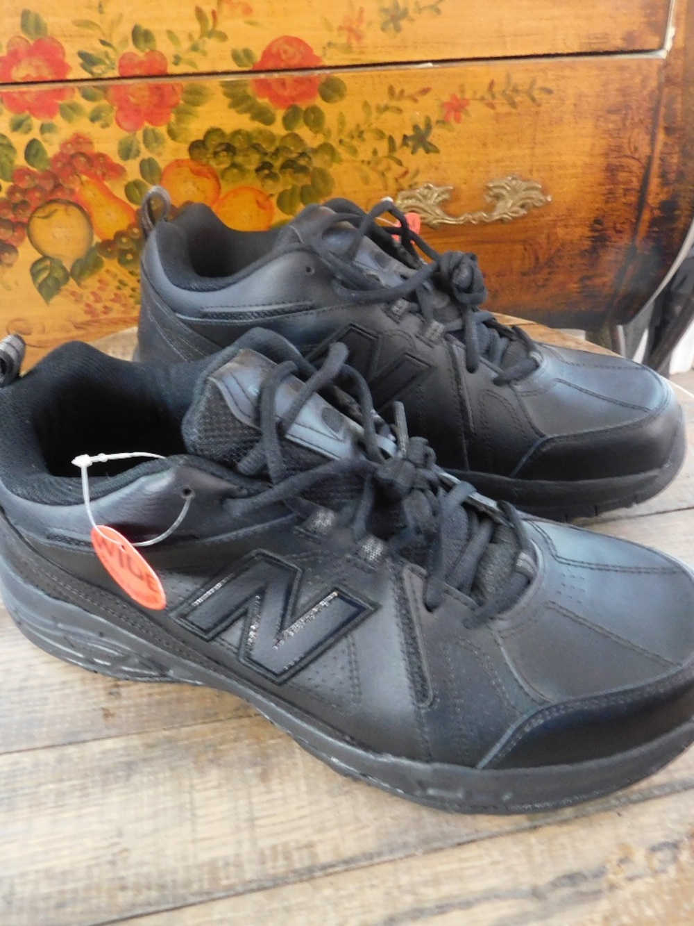 New Balance walking shoe size 11 4E New black